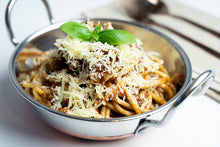 Load image into Gallery viewer, Red Wine &amp; Balsamic Spaghetti Bolognaise